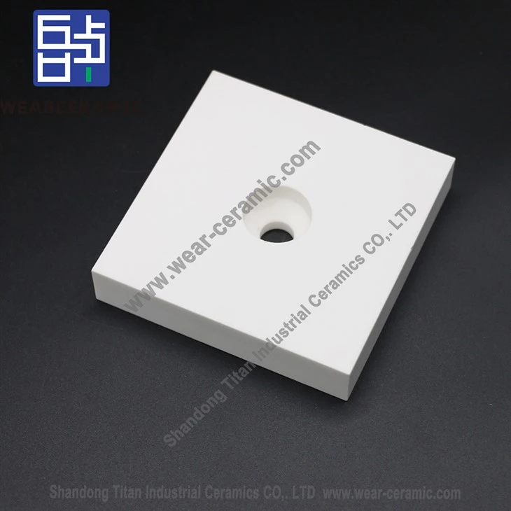 Tấm đục lỗ bằng gốm chịu mài mòn ZTA
